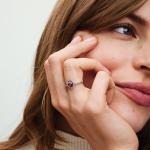 Кольцо из стерлингового серебра Disney Villains Evil Queen с кристаллами цвета розы фуксии и прозрачными фианитами