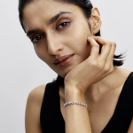 Bow sterling silver bracelet with clear cubic zirconia