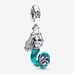 Подвеска из стерлингового серебра Disney The Little Mermaid Ariel с прозрачным кубическим цирконием, прозрачным бирюзовым цветом и вишневой эмалью.