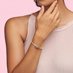 Snake chain silver bracelet with round clasp