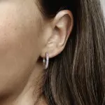 Серебряные серьги-кольца PANDORA с логотипом и кубическим цирконием
