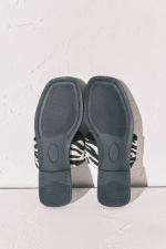 LA ANIMAL SANDALS