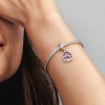 Подвеска Disney с Mickey and Minnie из стерлингового серебра украшенная красным кубическим цирконием и красной эмалью.