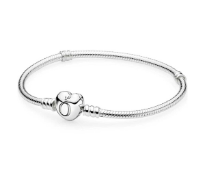 Silver bracelet with heart-shaped clasp