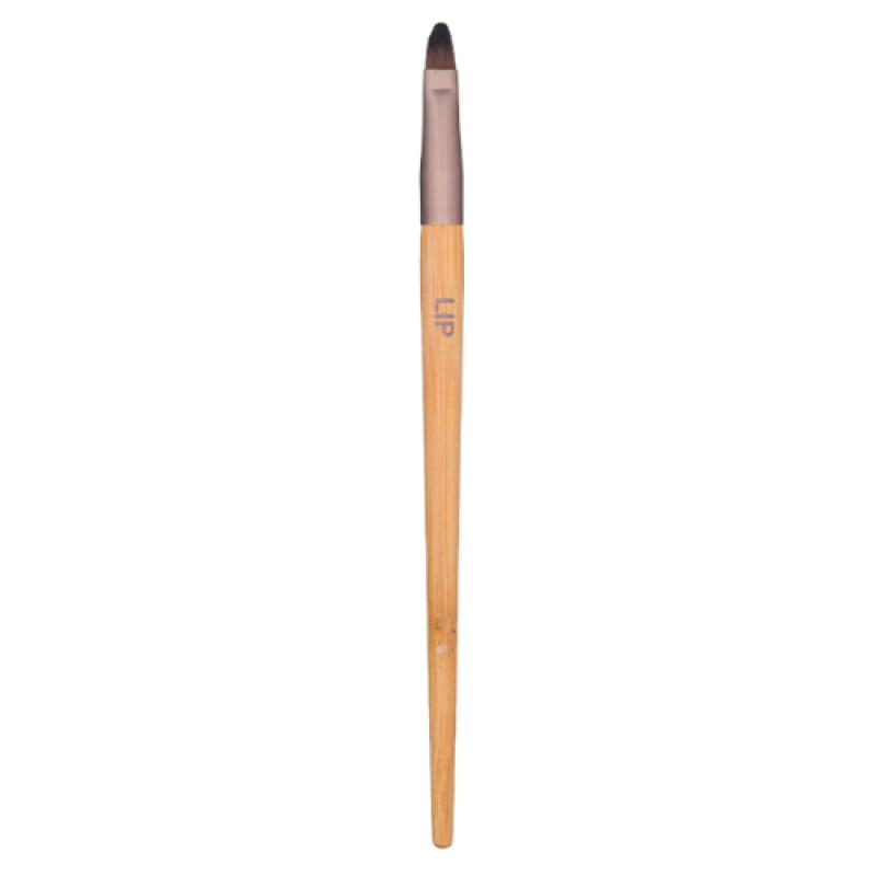 Seventeen Кисть для губ LIP BRUSH BAMBOO HANDLE
