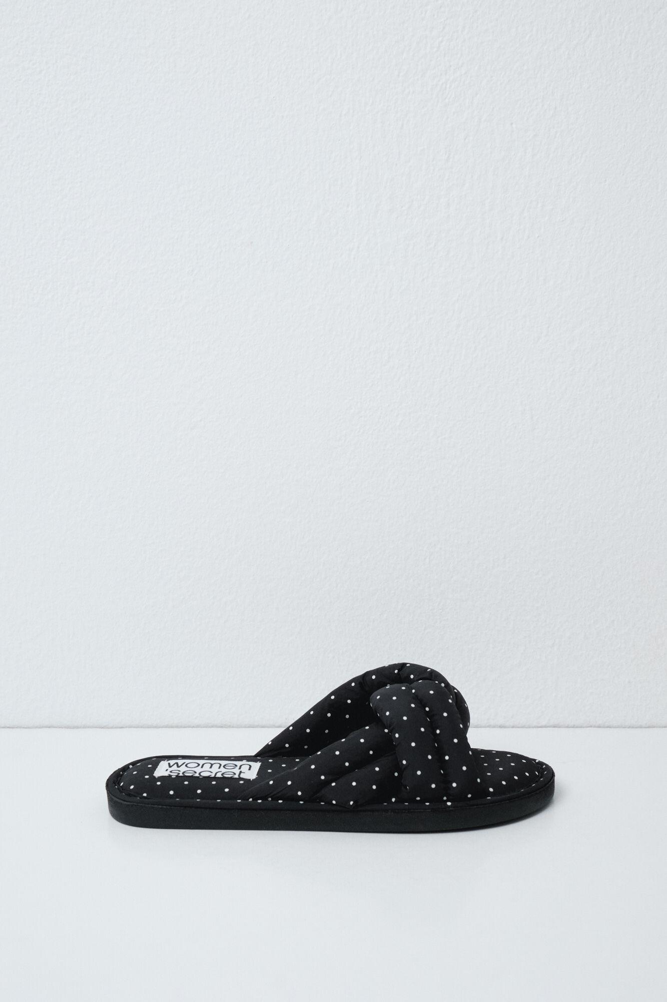TC DOTS SLPRS BLACK