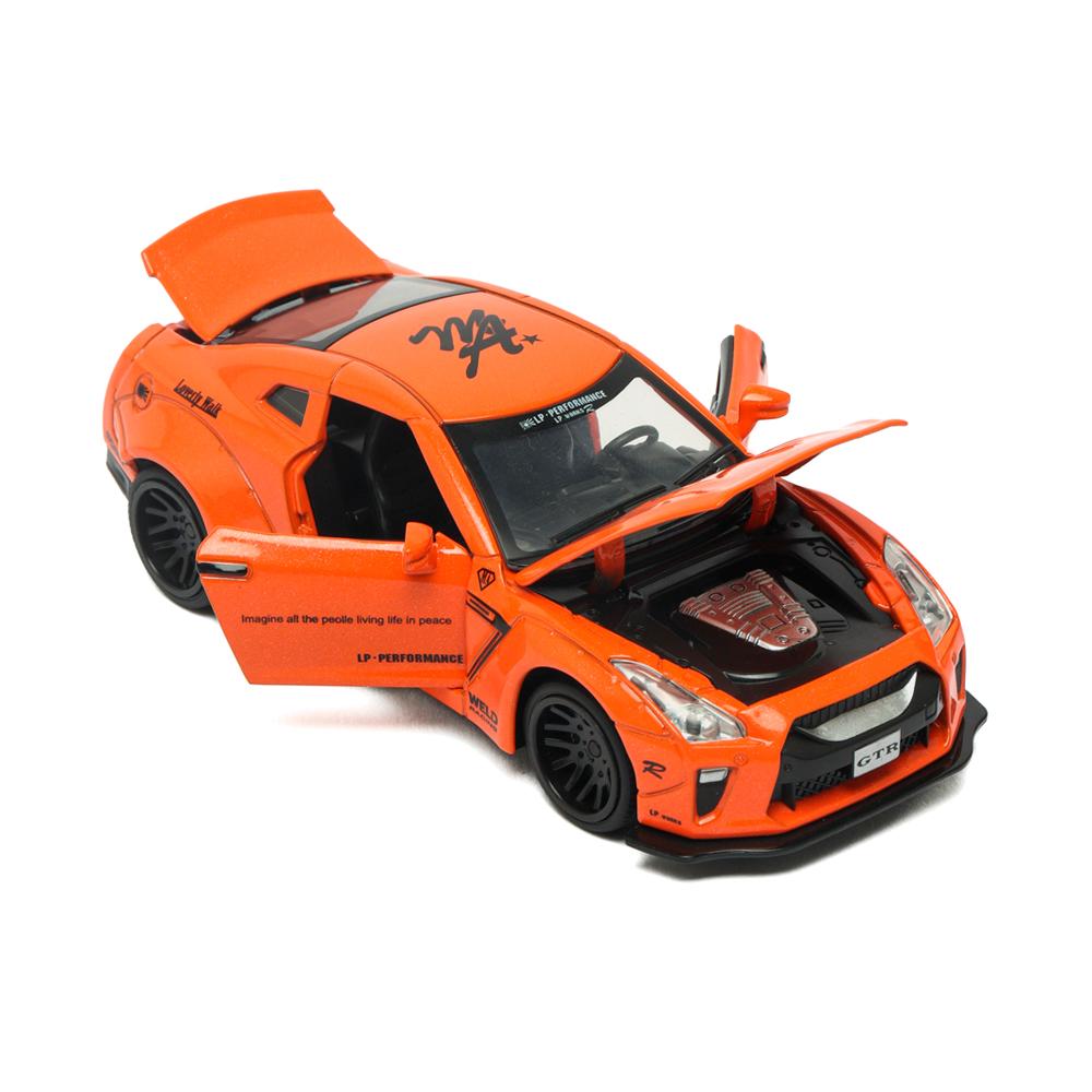 Металлическая машинка Nissan GTR 1:32