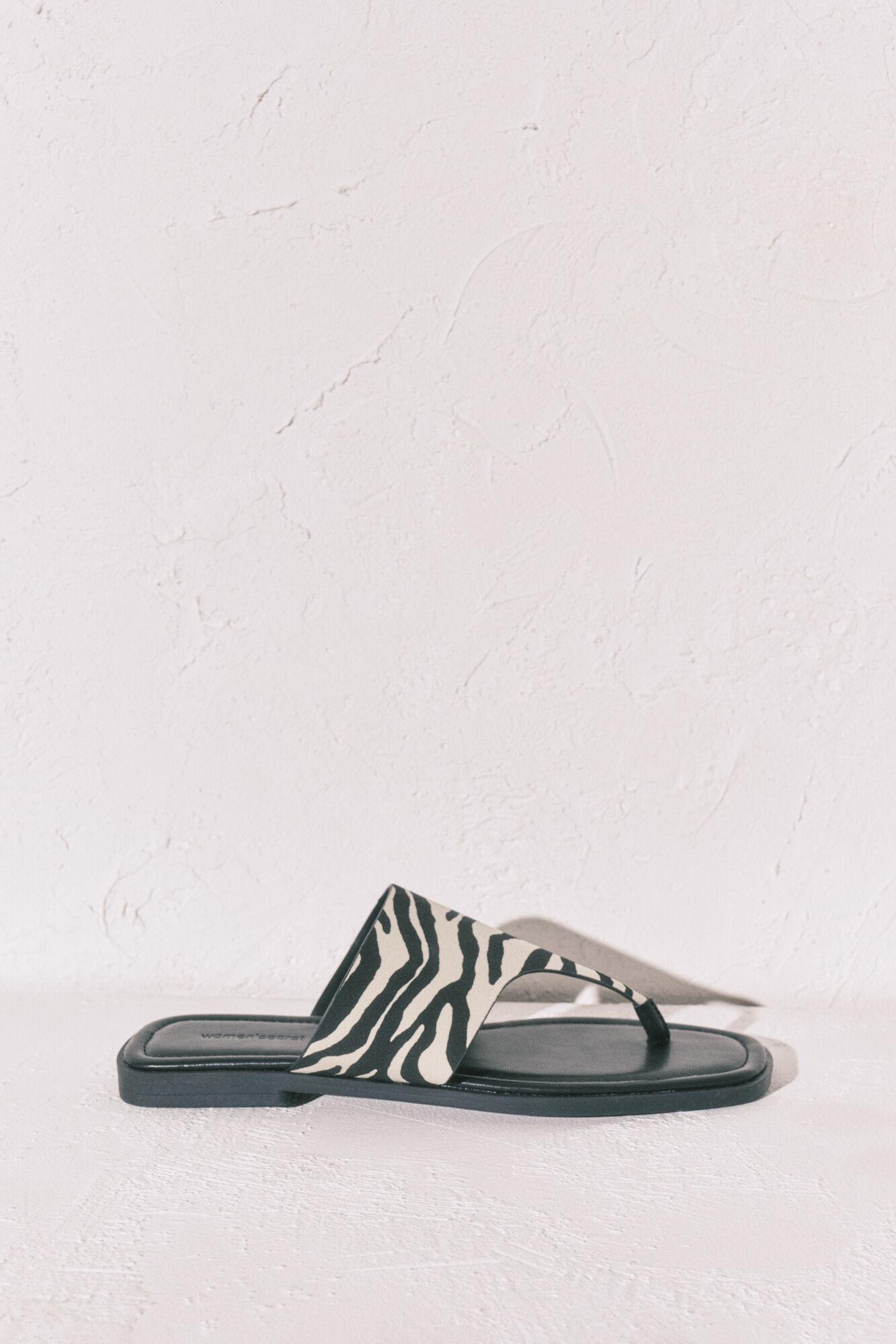 LA ANIMAL SANDALS