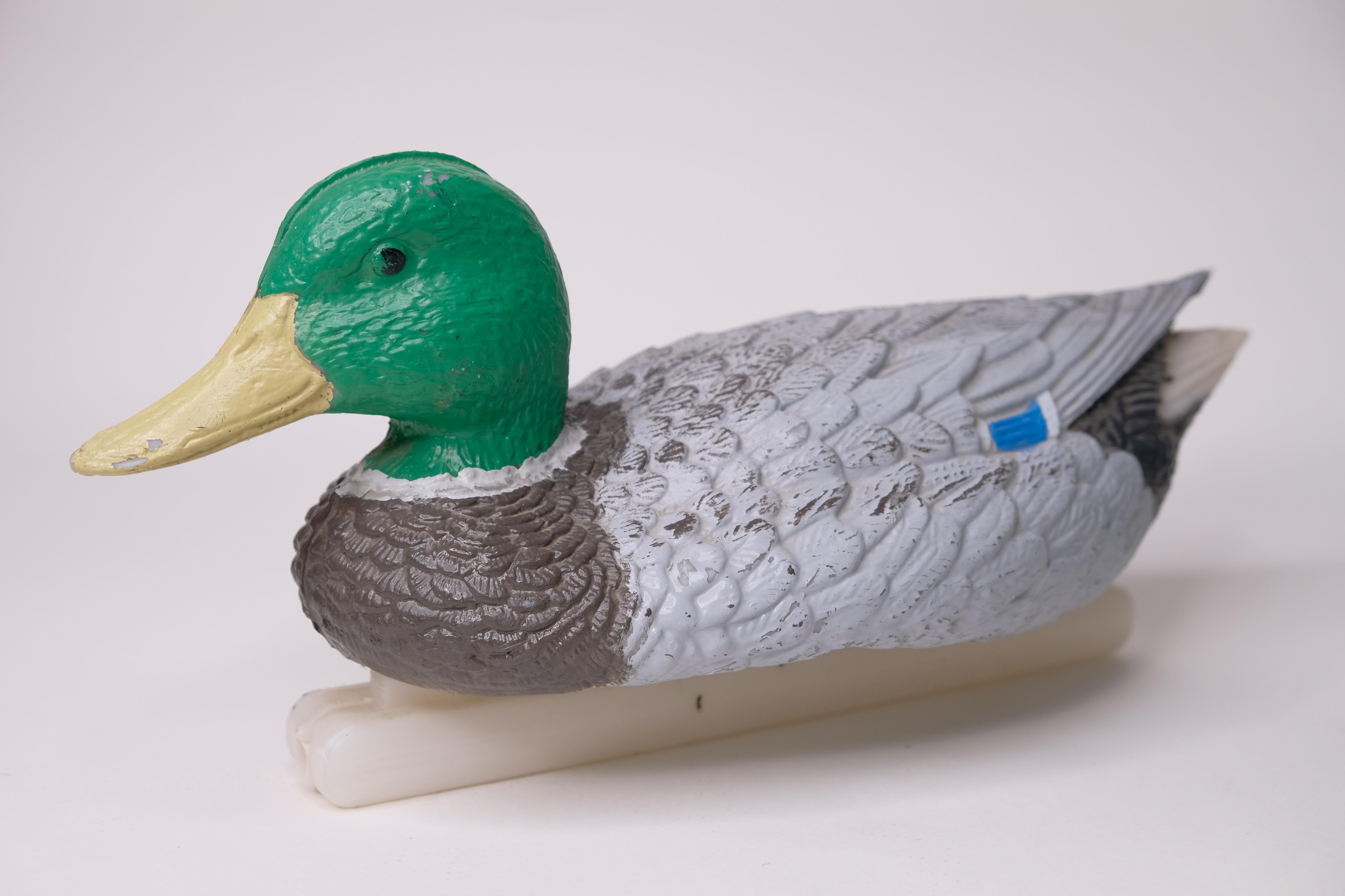 Плавающая пластмассовая УТКА