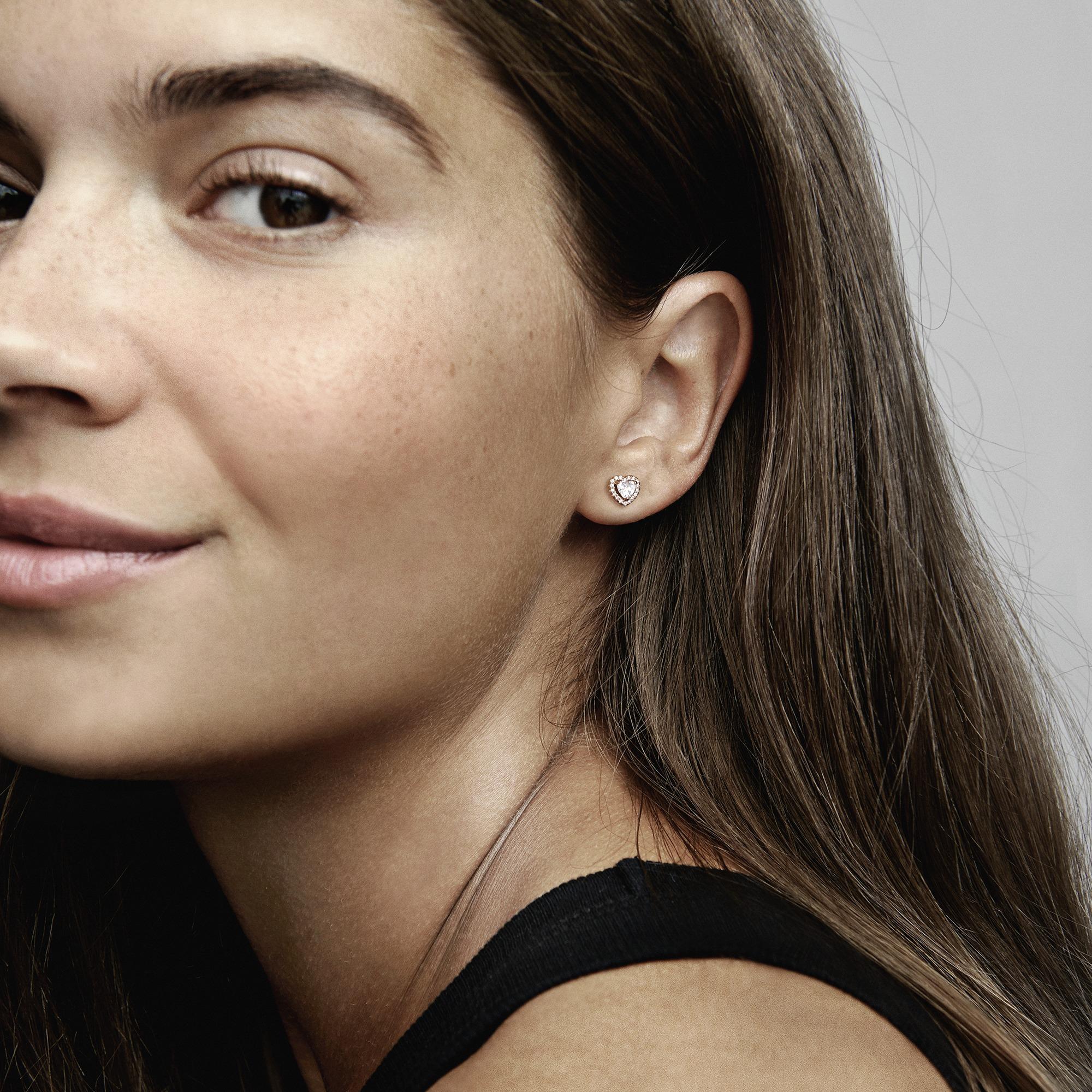 Серьги-гвоздики Heart PANDORA Rose с прозрачным кубическим цирконием Серьги-гвоздики Heart PANDORA Rose с прозрачным кубическим цирконием