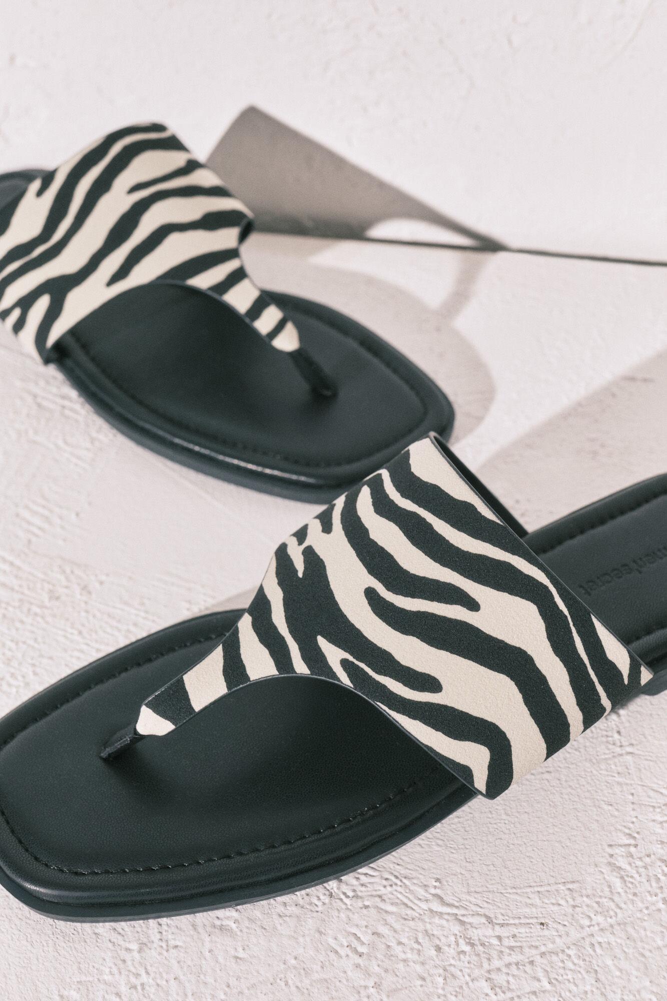 LA ANIMAL SANDALS