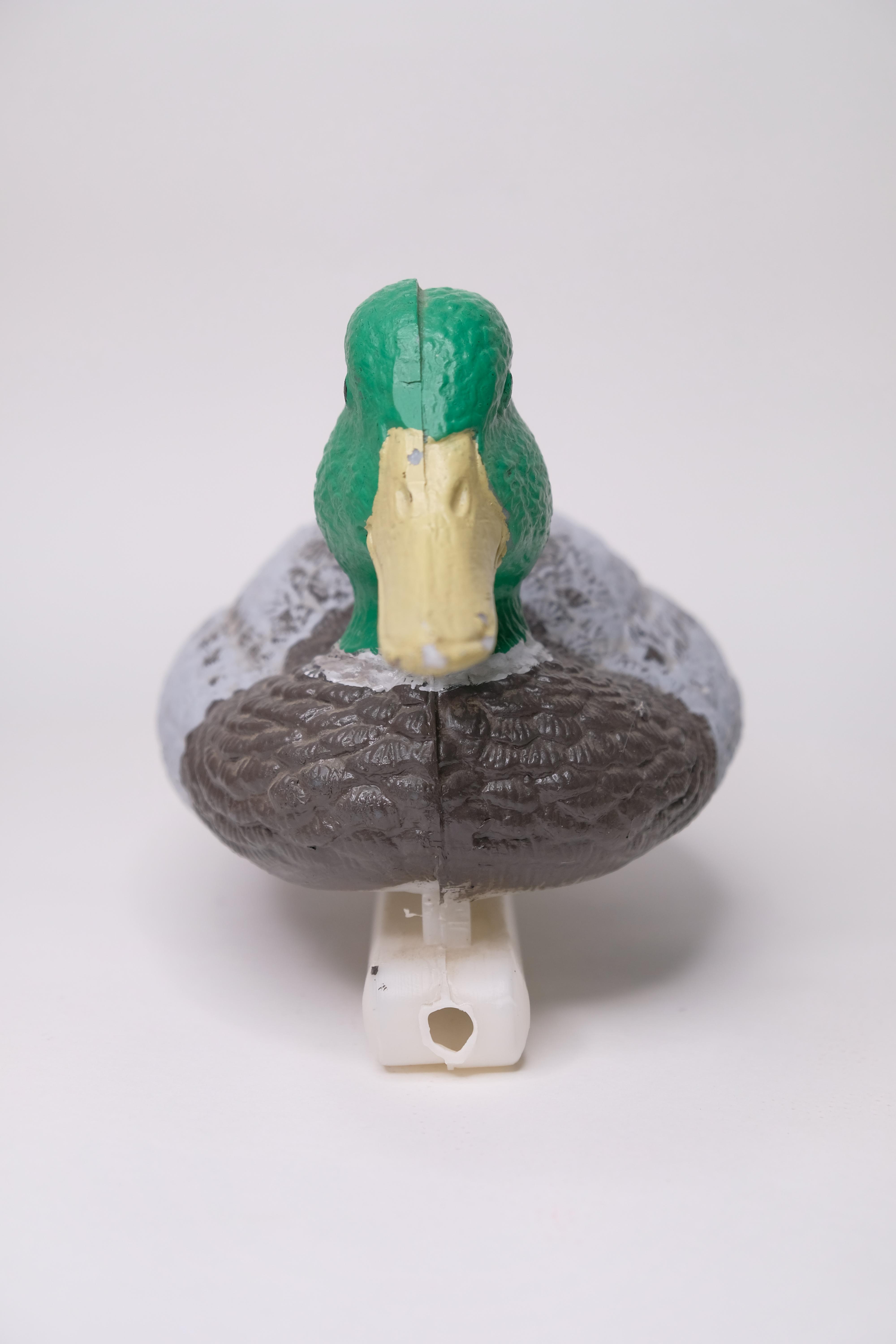 Плавающая пластмассовая УТКА