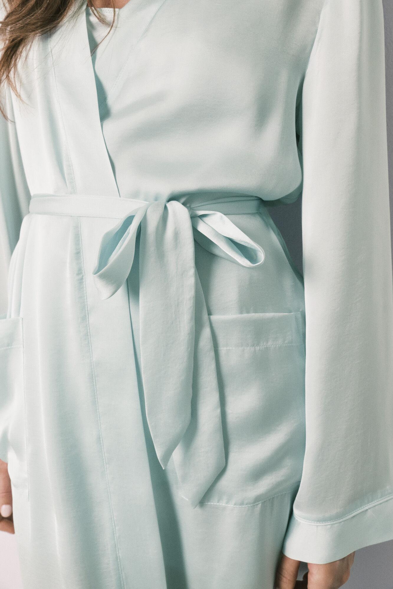 ST SATIN GRE ROBE FR