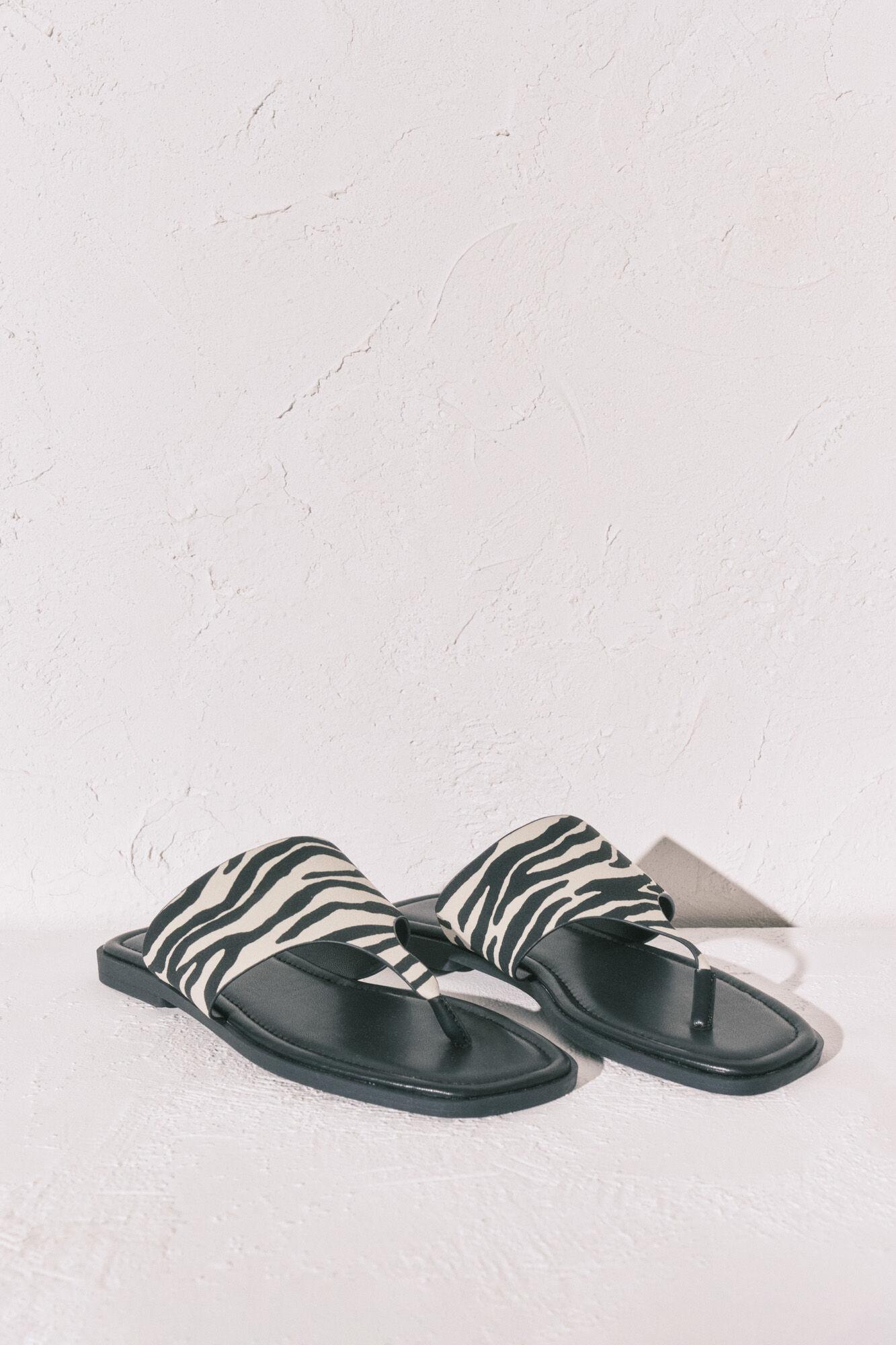 LA ANIMAL SANDALS