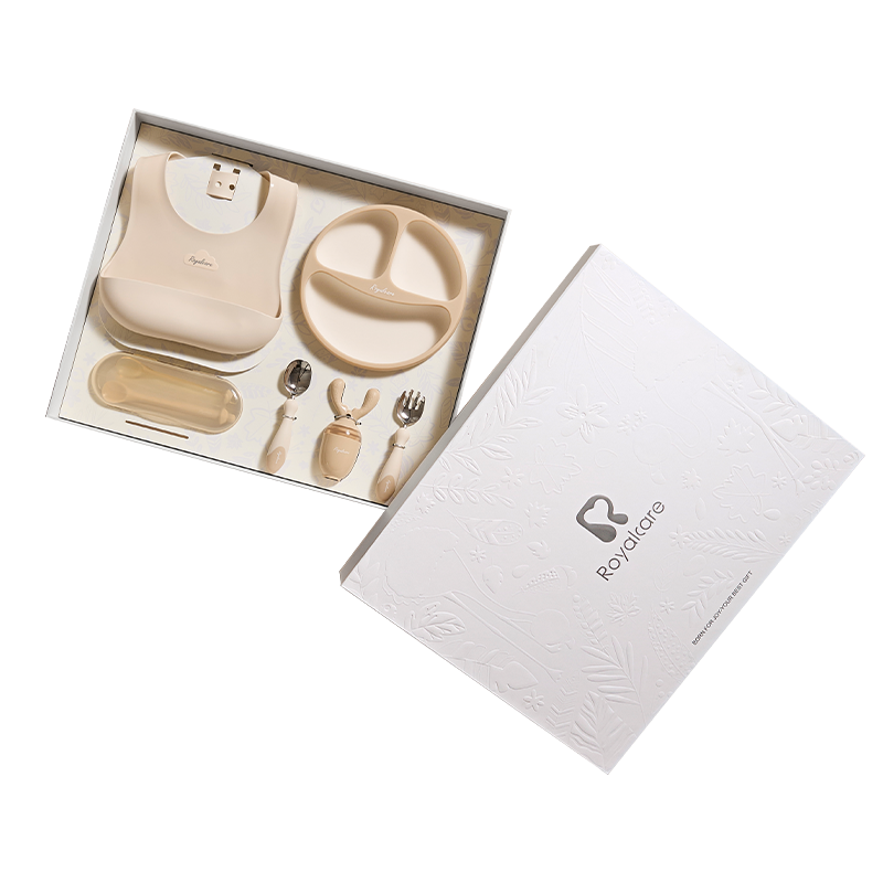 Подарочный набор детской столовой посуды для кормления Royal Care в коробке 8 предметов Подарочный набор детской столовой посуды для кормления Royal Care в коробке 8 предметов