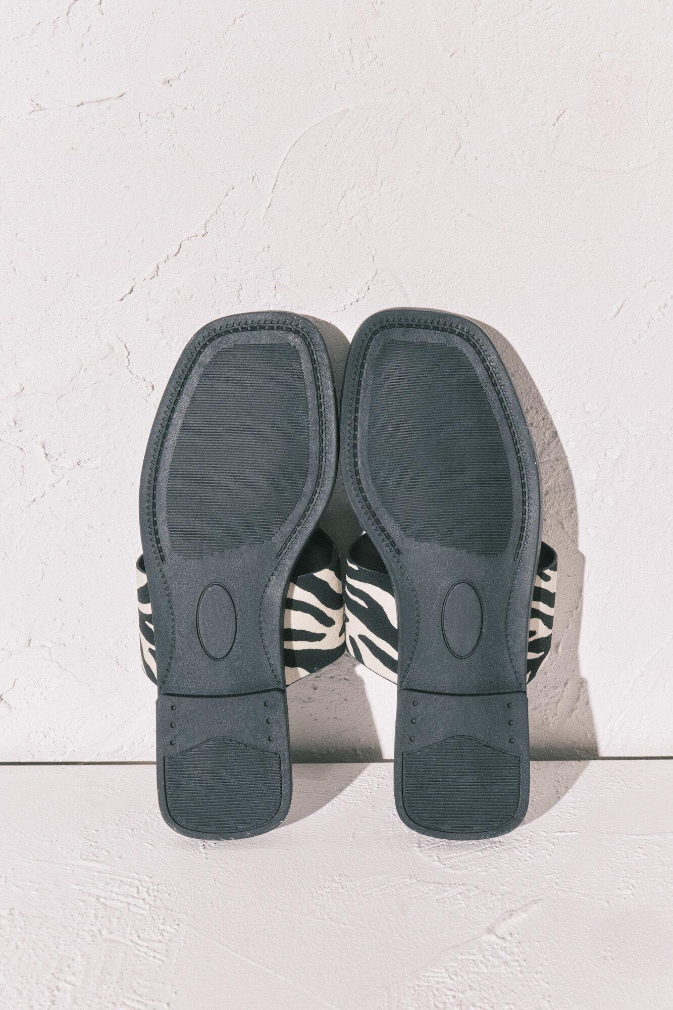 LA ANIMAL SANDALS