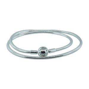 Silver necklace with round clasp