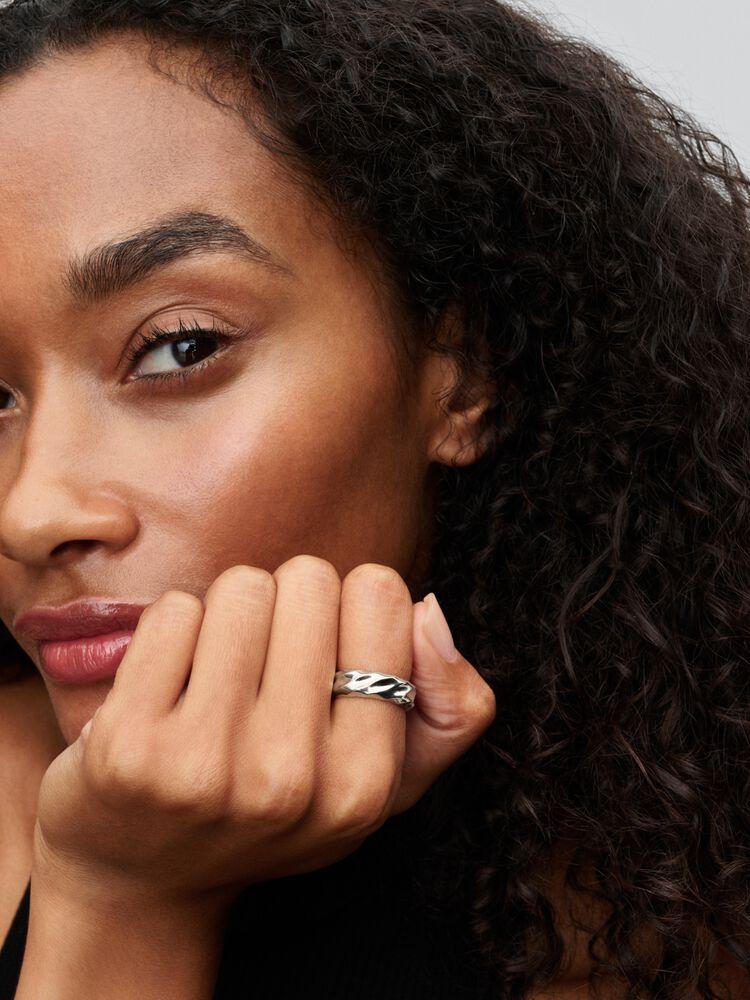 Rippled sterling silver ring