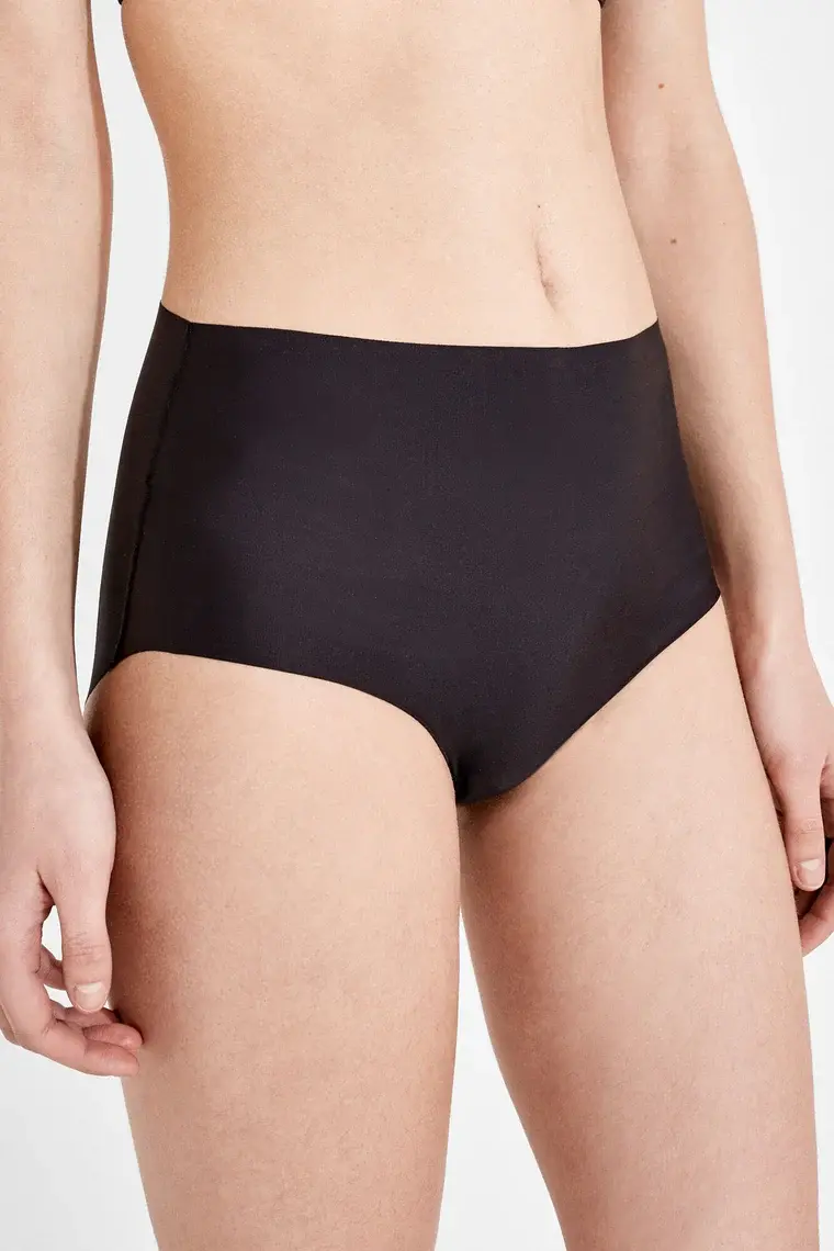 ES INVISIBLE HIGH BRIEF