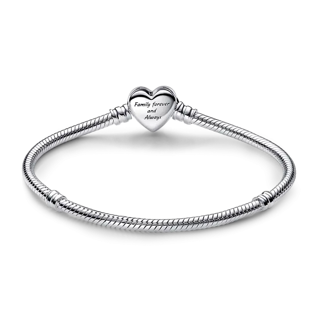 Браслет змейка из стерлингового серебра и застежкой в ​​виде бесконечного сердца с прозрачным кубическим цирконием